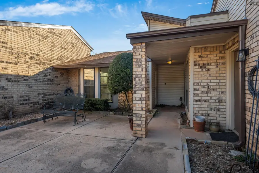 2011 HEATHER LANE, Wichita Falls, TX 76308 - Image #2