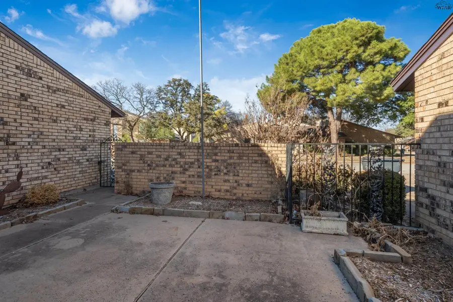 2011 HEATHER LANE, Wichita Falls, TX 76308 - Image #3