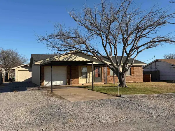 402 S POPLAR STREET, Archer City, TX 76351