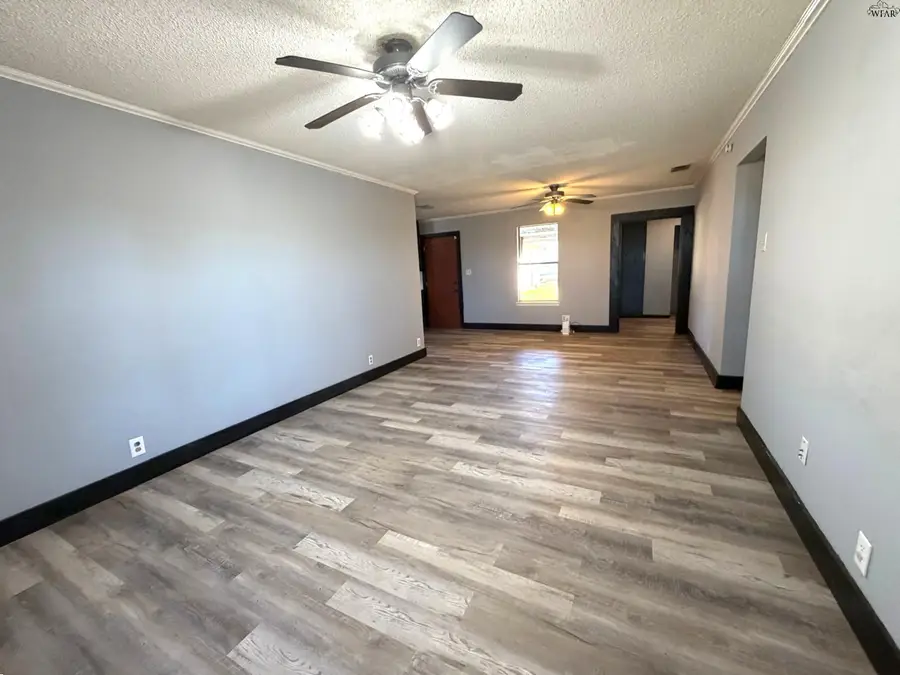 402 S POPLAR STREET, Archer City, TX 76351 - Image #3