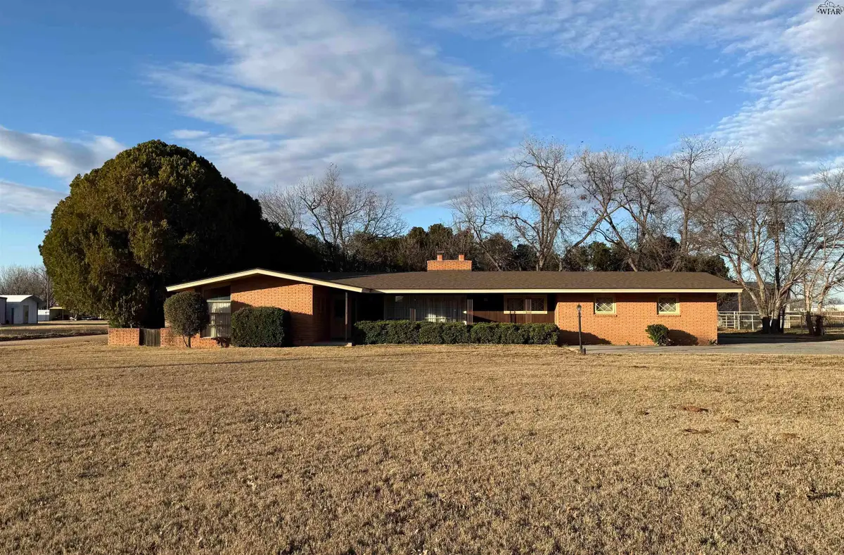 1152 W CALIFORNIA STREET, Seymour, TX 76380 - Image #1