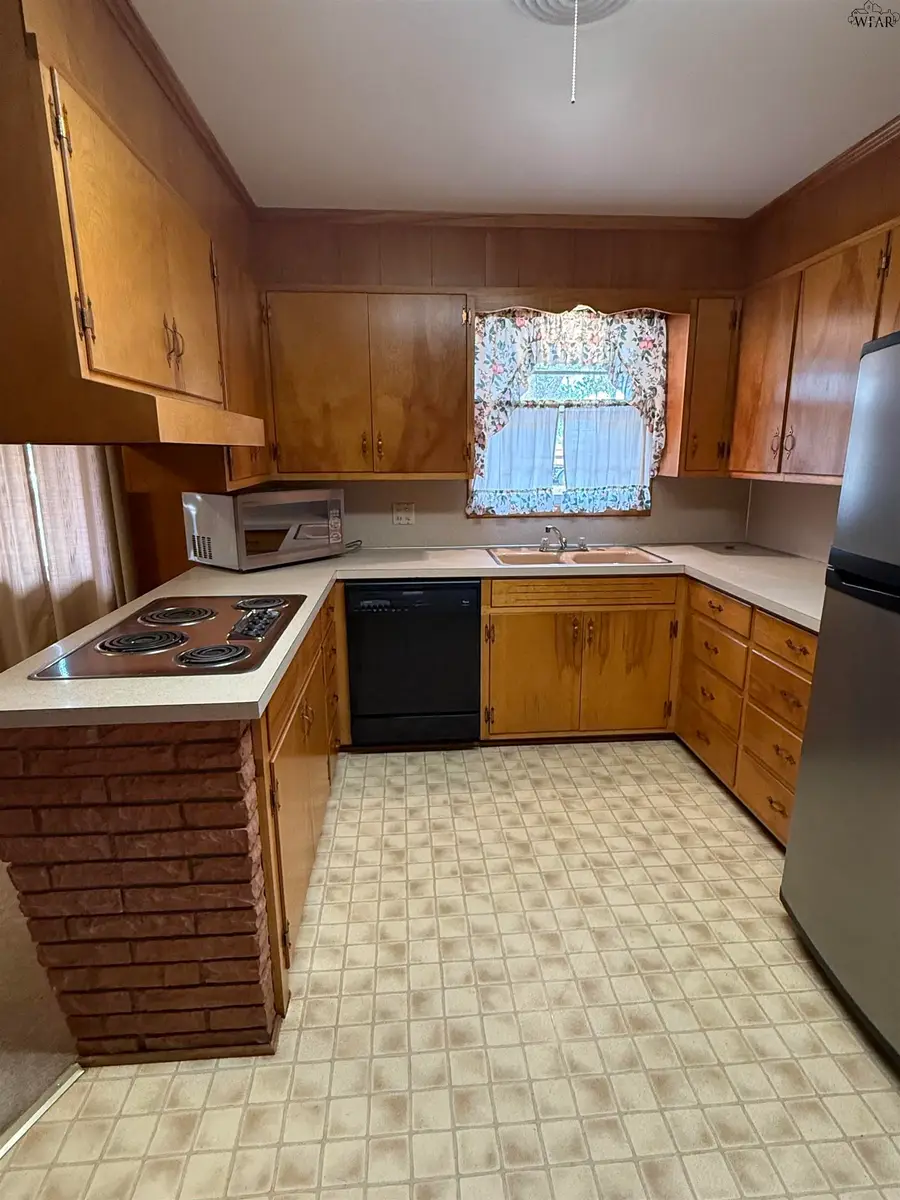 1152 W CALIFORNIA STREET, Seymour, TX 76380 - Image #2