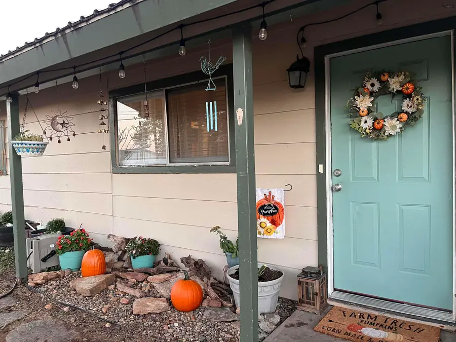 104 E GARDEN STREET, Iowa Park, TX 76367 - Image #3