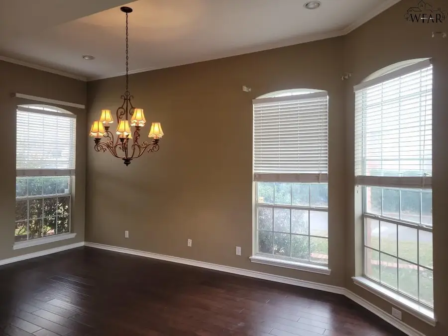4232 CANYON TRAILS DRIVE, Wichita Falls, TX 76309 - Image #2