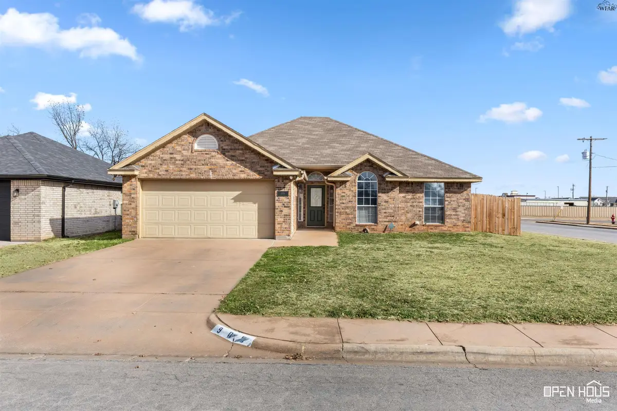 908 S BERRY STREET, Burkburnett, TX 76354 - Image #1