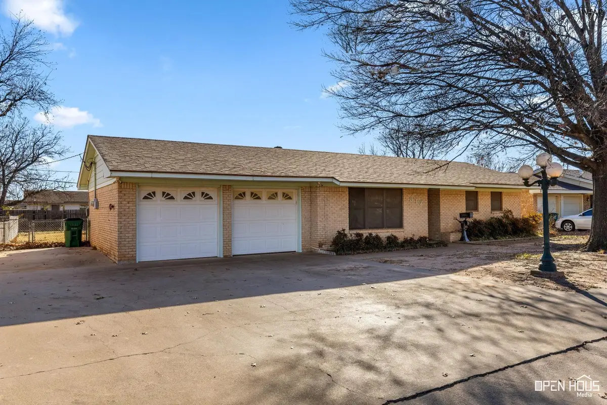 817 MIMOSA STREET, Burkburnett, TX 76354 - Image #1