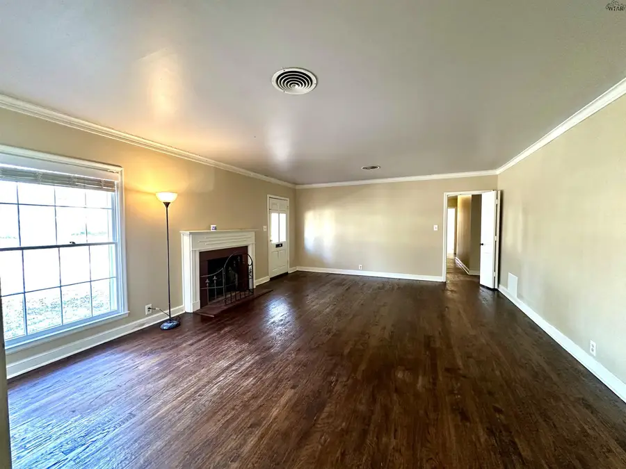 2409 ELLINGHAM DRIVE, Wichita Falls, TX 76308 - Image #2