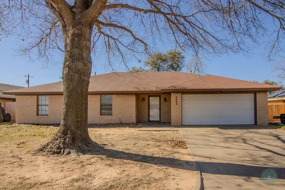 2902 WOOD STREET, Vernon, TX 76384 - Image #1