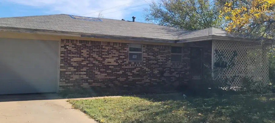 1611 LAS VEGAS TRAIL, Wichita Falls, TX 76306 - Image #2