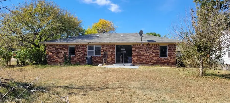 1611 LAS VEGAS TRAIL, Wichita Falls, TX 76306 - Image #3