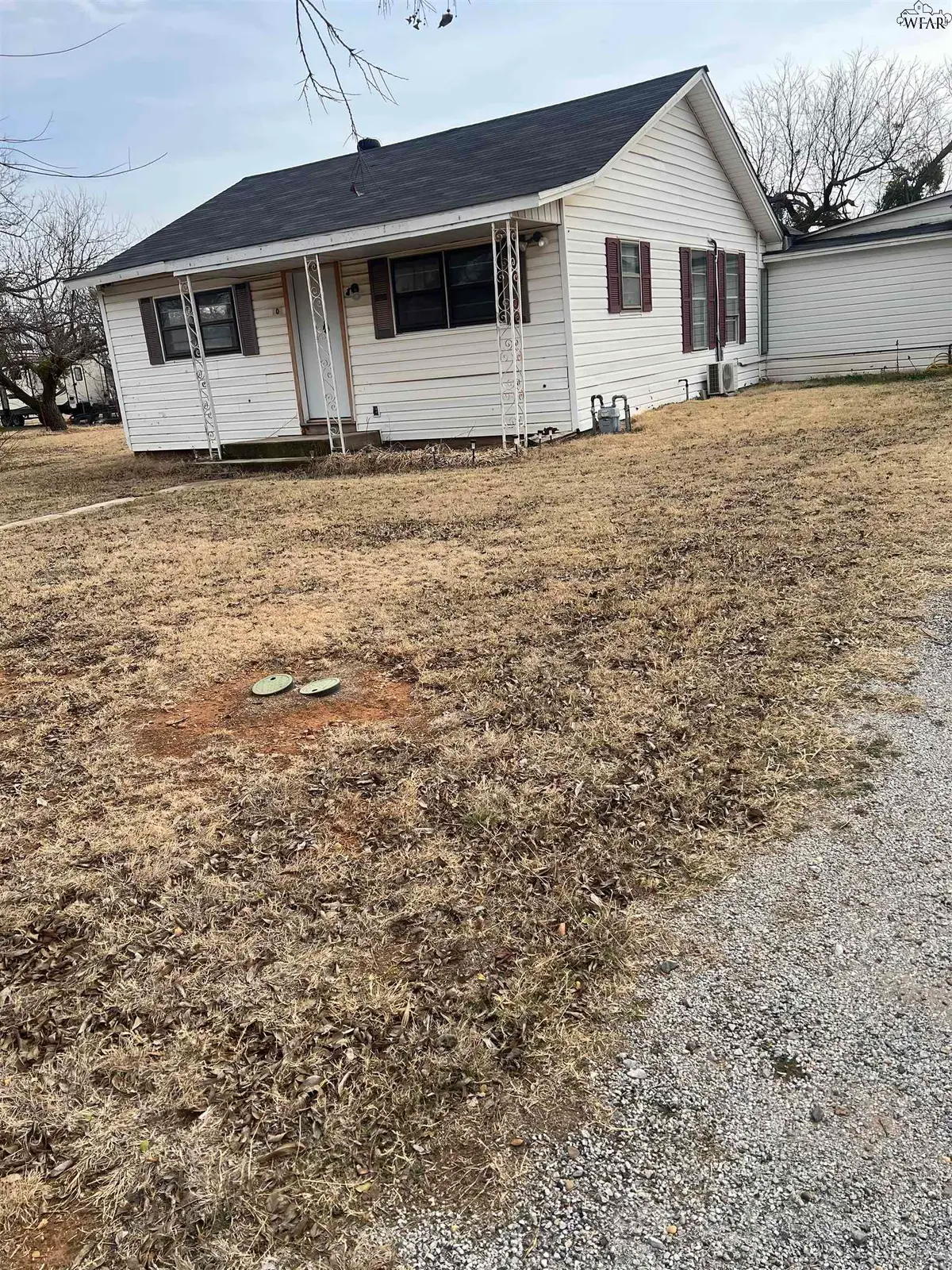 905 E RUBY AVENUE, Iowa Park, TX 76367-0000 - Image #1