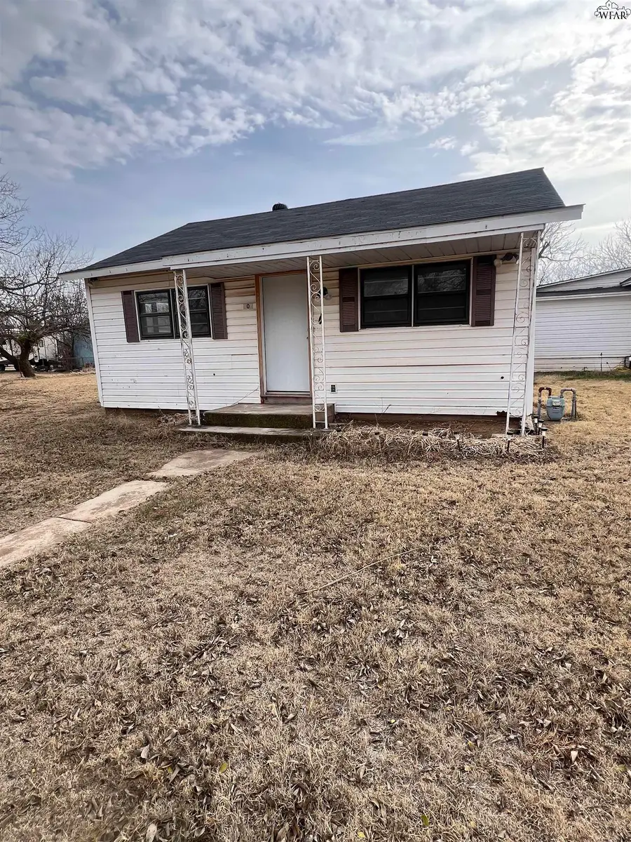 905 E RUBY AVENUE, Iowa Park, TX 76367-0000 - Image #2