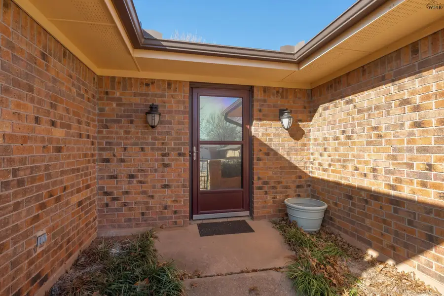 5506 GREENTREE AVENUE, Wichita Falls, TX 76306 - Image #2