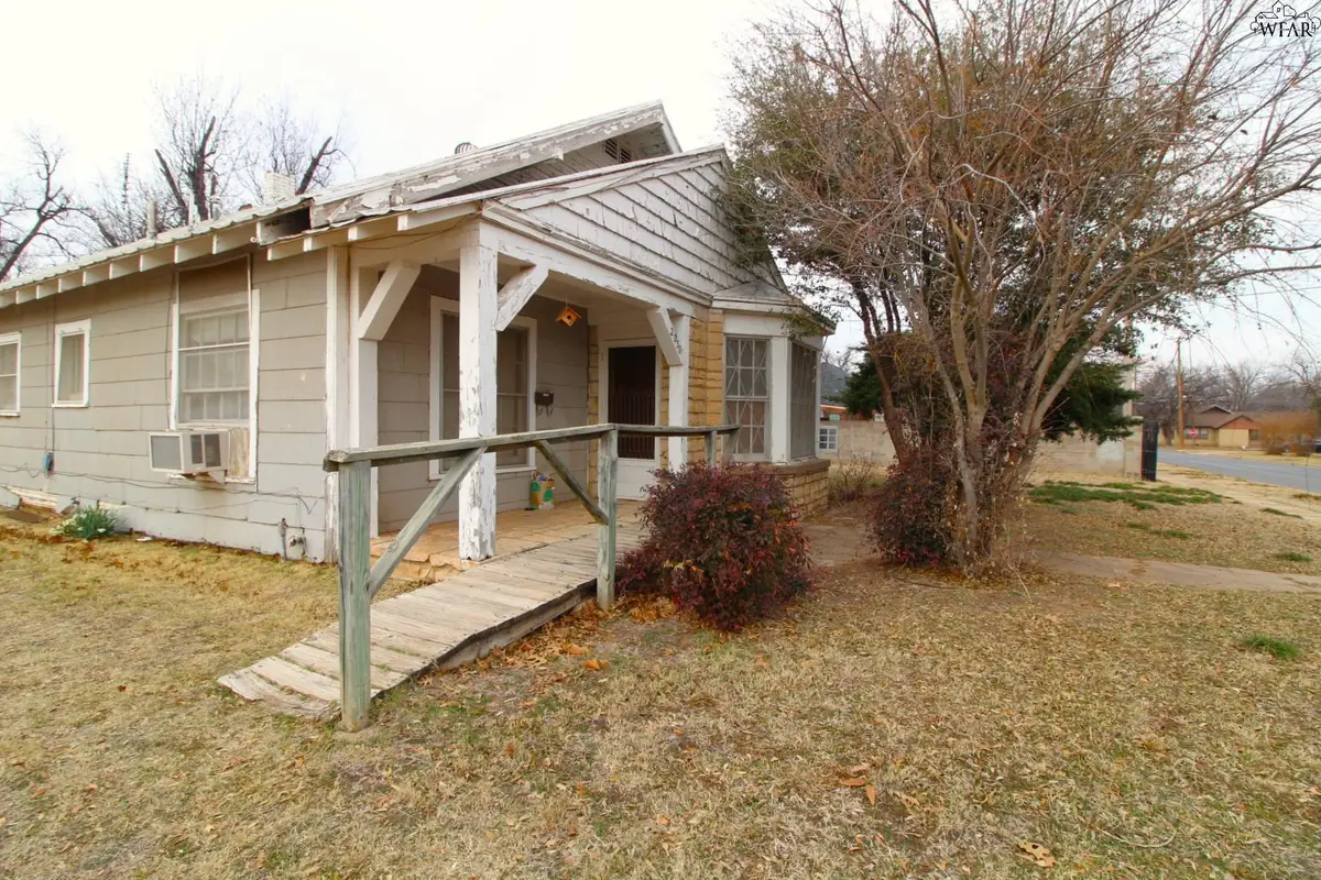 2030 NABERS STREET, Vernon, TX 76384 - Image #1