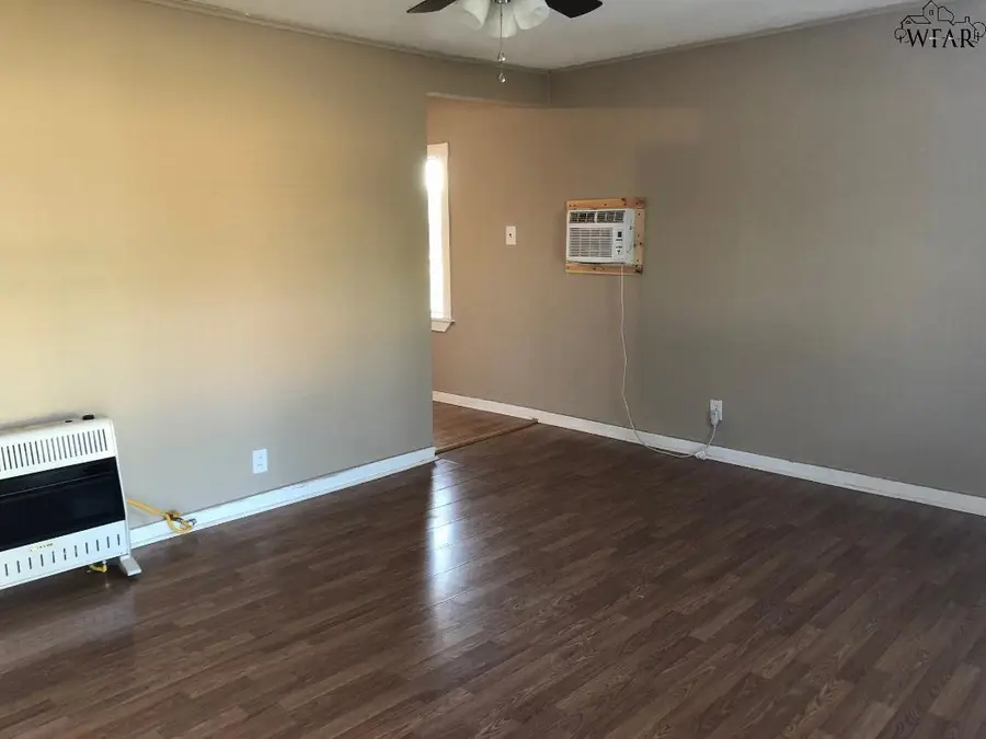 1138 COVINGTON STREET, Wichita Falls, TX 76306 - Image #2