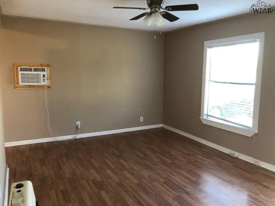 1138 COVINGTON STREET, Wichita Falls, TX 76306 - Image #3