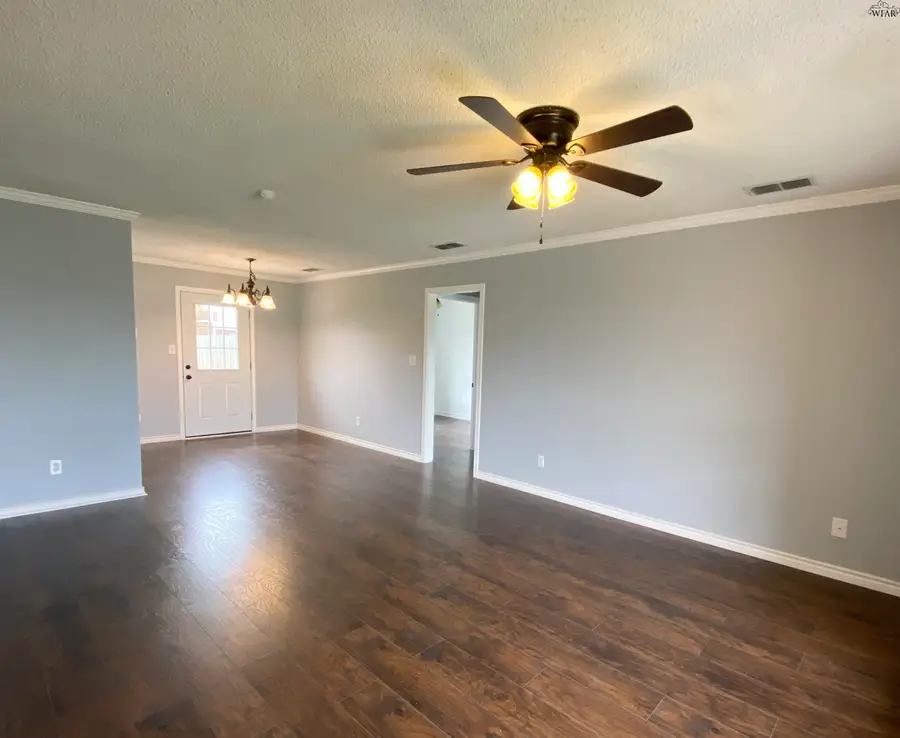 2102 RICHMOND DRIVE, Wichita Falls, TX 76309 - Image #2