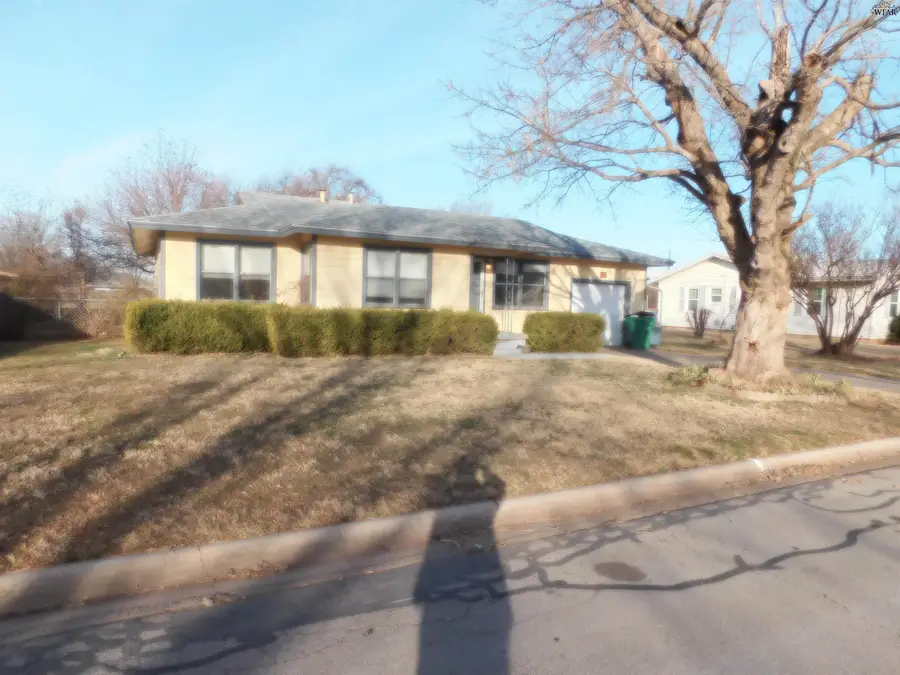 204 MIMOSA STREET, Burkburnett, TX 76354-2345 - #3