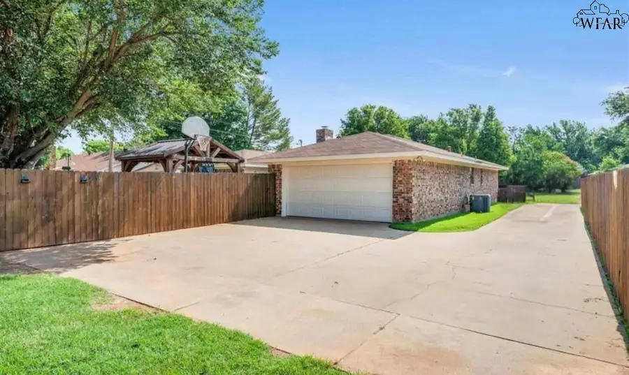 4806 ROYAL OAK STREET, Wichita Falls, TX 76308 - #2