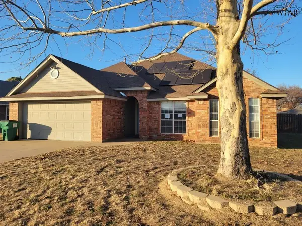 1213 PARLIAMENT STREET, Burkburnett, TX 76354