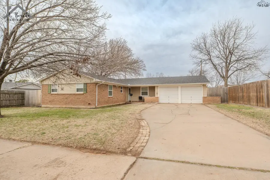 4602 WESTRIDGE DRIVE, Wichita Falls, TX 76302 - #3