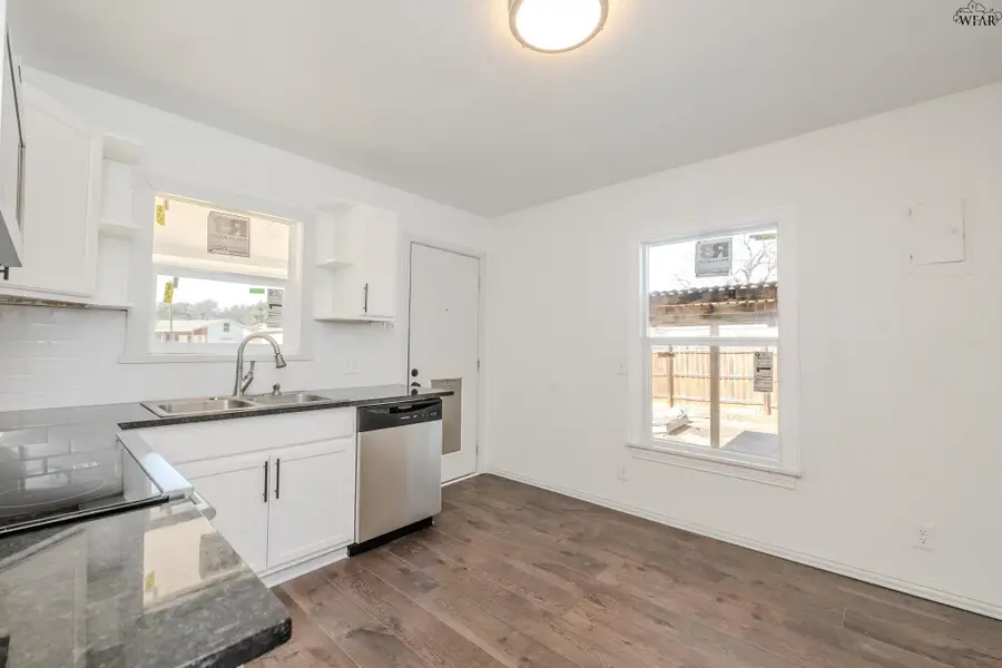 210 N BEVERLY DRIVE, Wichita Falls, TX 76306 - #3