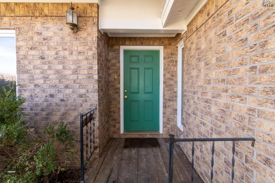 109 W 13TH STREET, Quanah, TX 79252 - #3