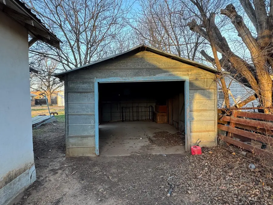 205 N DONALD STREET, Seymour, TX 76380 - #3