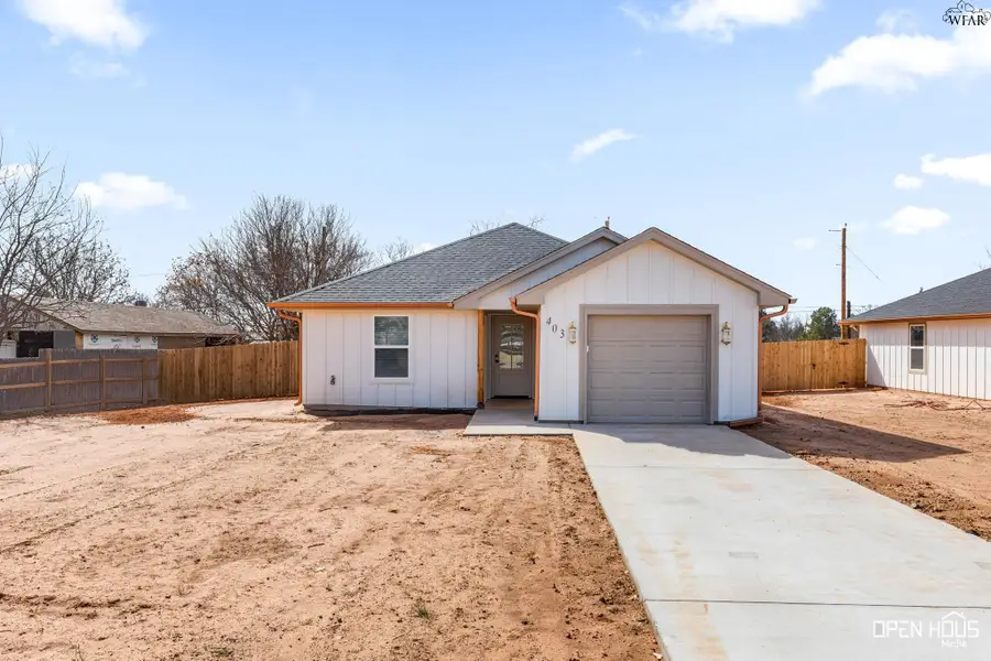 403 E LAFAYETTE AVENUE, Iowa Park, TX 76367 - #2