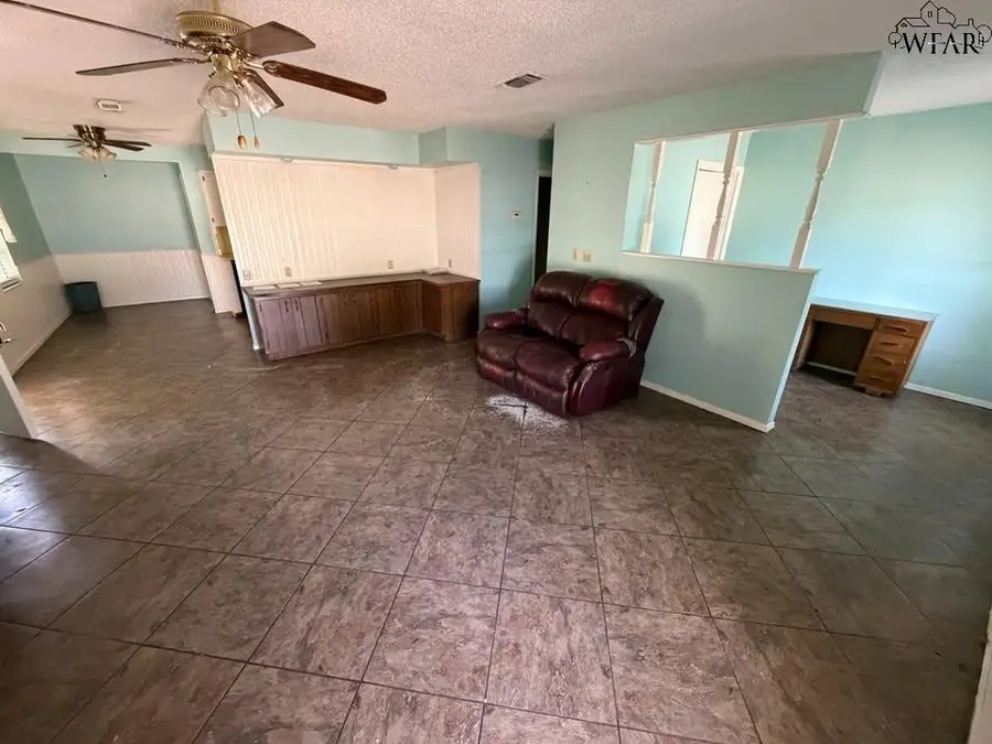 510 E PECAN STREET, Seymour, TX 76380 - #2