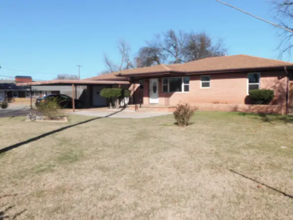 500 S OKLAHOMA CUTOFF, Burkburnett, TX 76354-3625