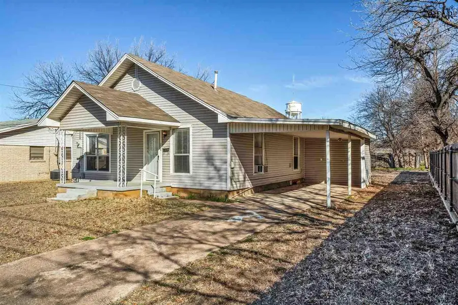 208 E SPRING STREET, Henrietta, TX 76365 - #2