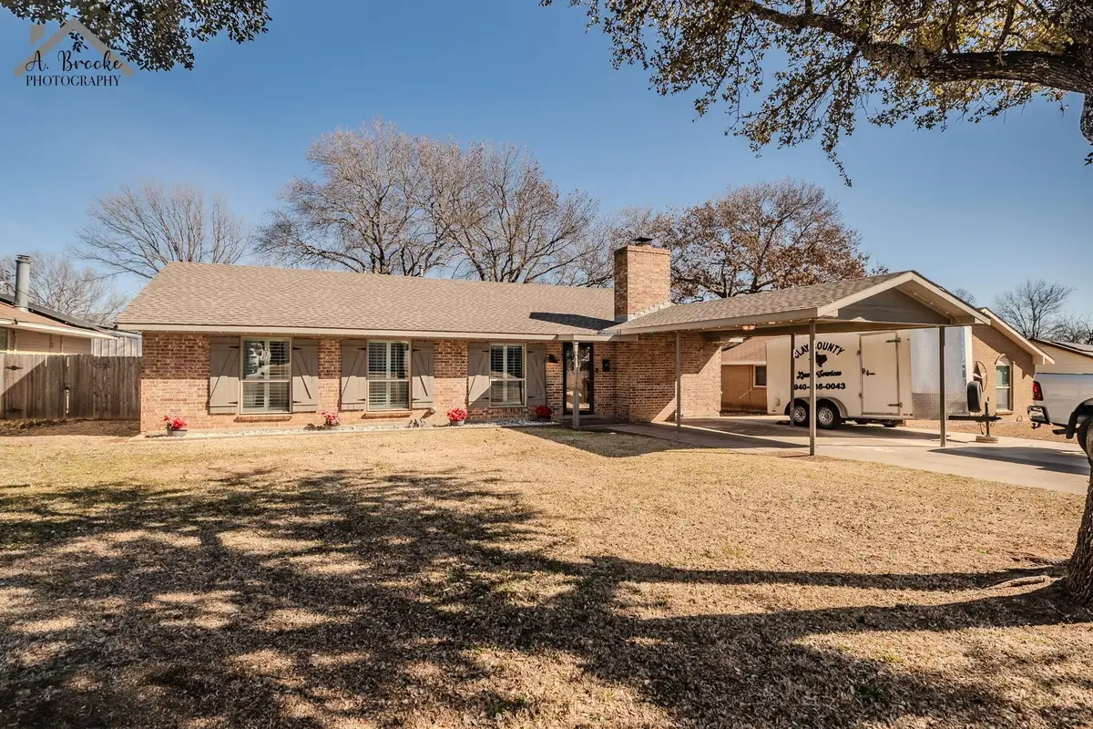 312 N RODGERS STREET, Henrietta, TX 76365 - #1