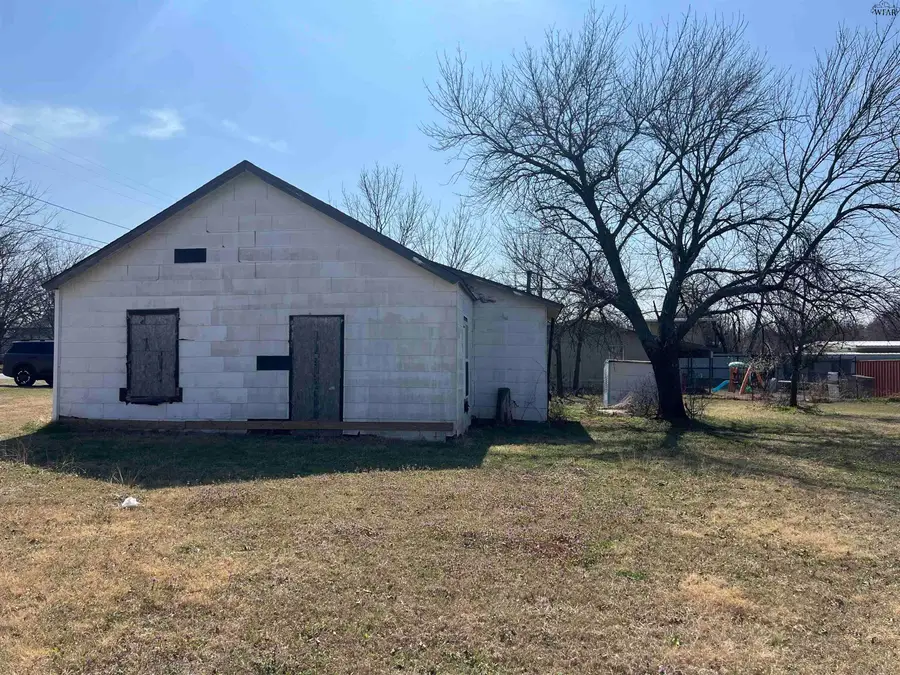 1015 N BRIDGE STREET, Henrietta, TX 76365 - #2