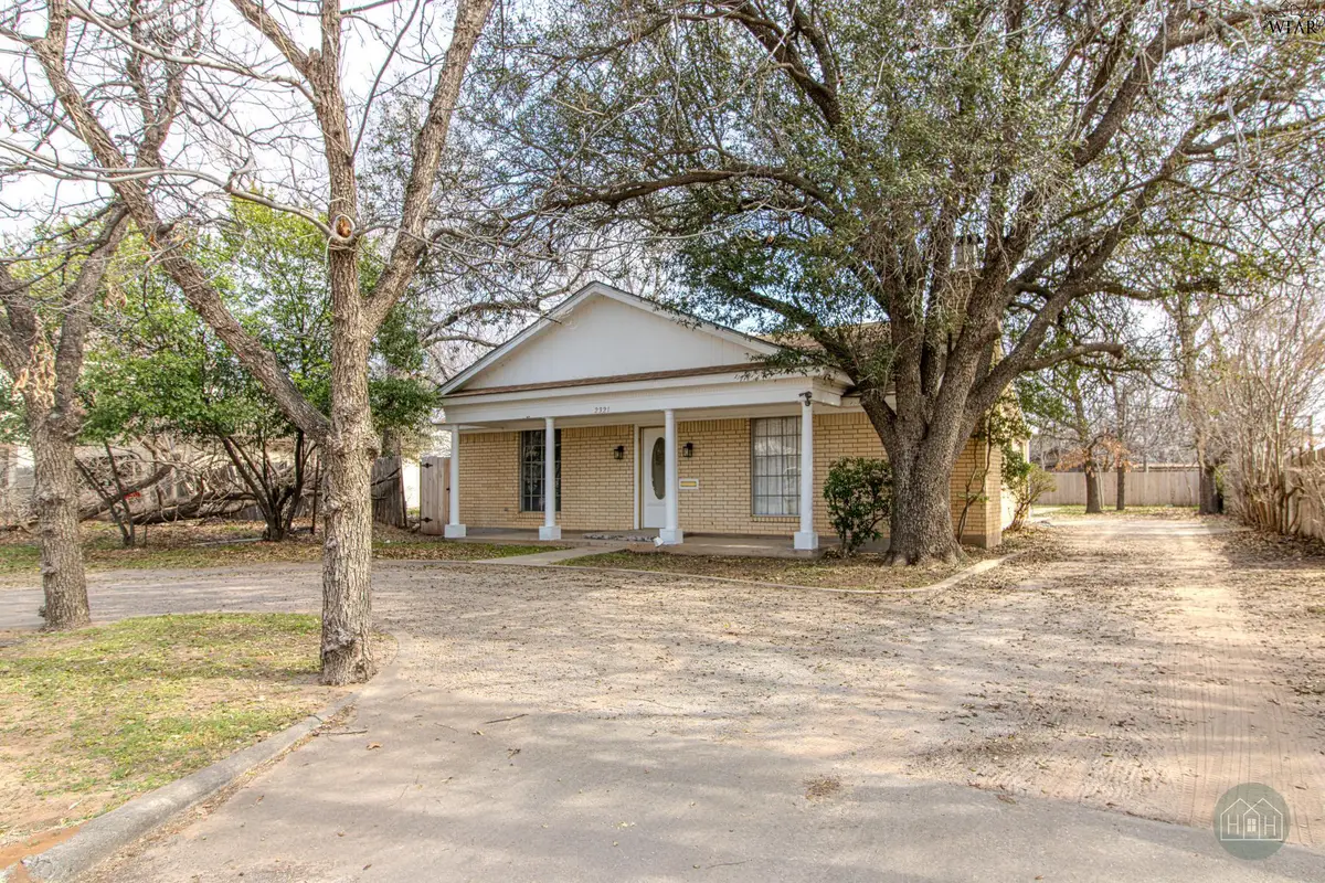 2321 FANNIN STREET, Vernon, TX 76384 - #1
