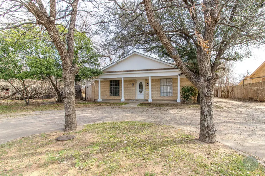2321 FANNIN STREET, Vernon, TX 76384 - #2