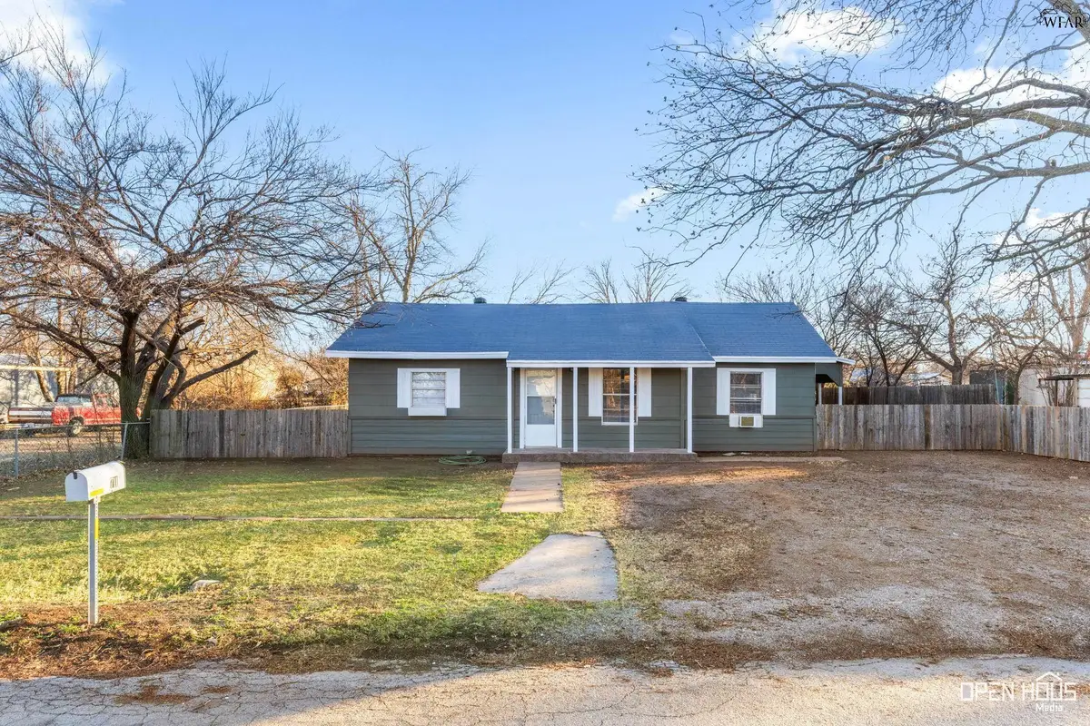 711 E BANK STREET, Iowa Park, TX 76367 - #1