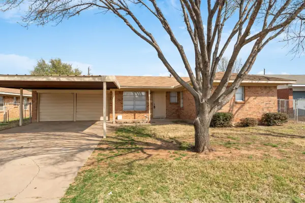808 VOGEL STREET, Iowa Park, TX 76367