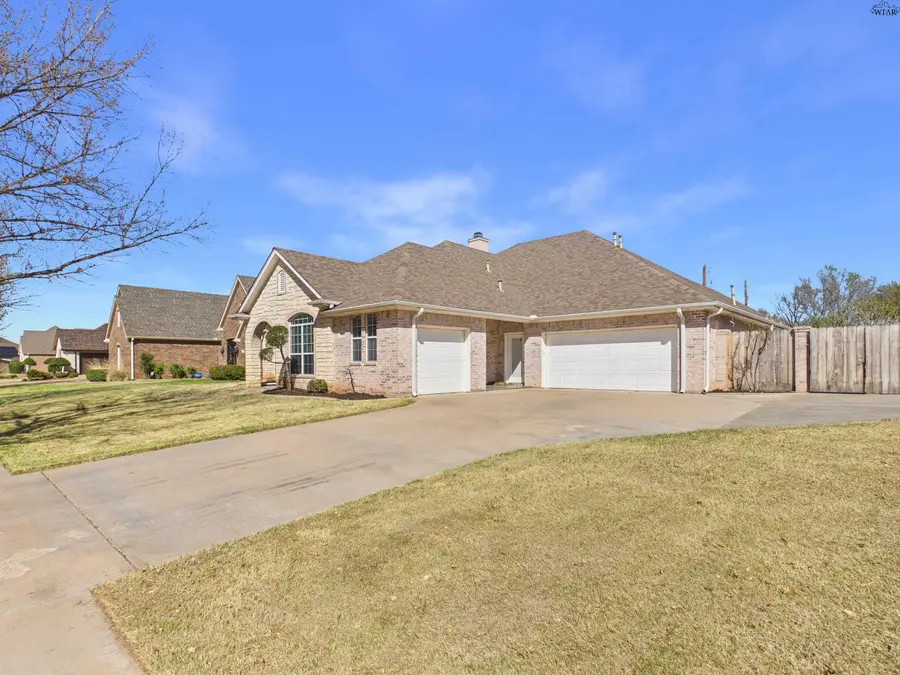 4811 BRIDGE CREEK DRIVE, Wichita Falls, TX 76308 - #3