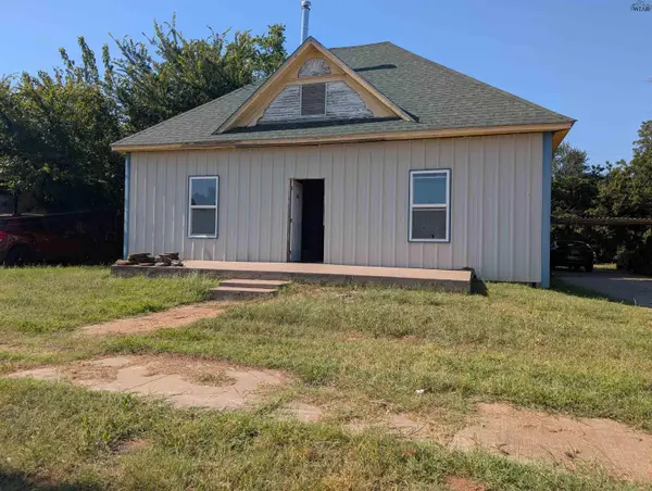601 E 3RD STREET, Burkburnett, TX 76354