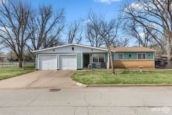 202 W VALLEY DRIVE, Iowa Park, TX 76367