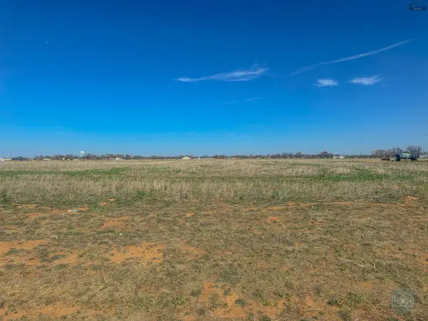 2513 CENTER DRIVE, Vernon, TX 76384