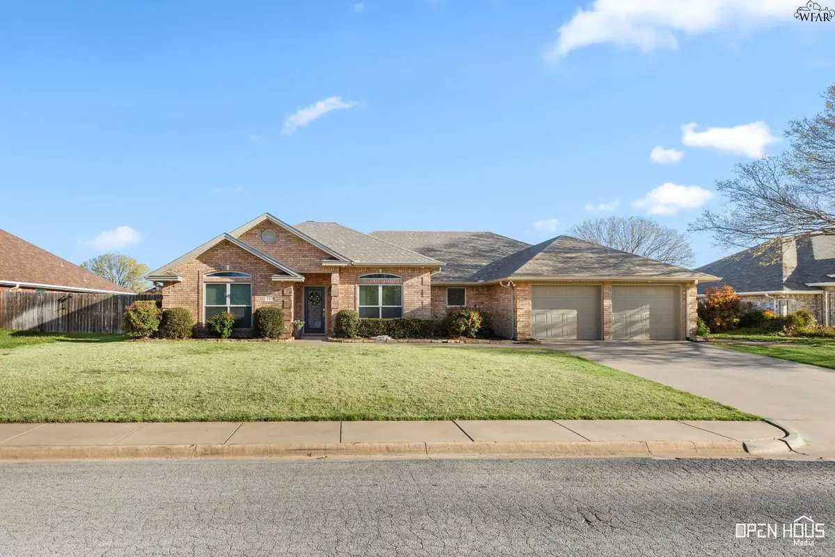 10 PARK PLACE CIRCLE, Iowa Park, TX 76367 - #1
