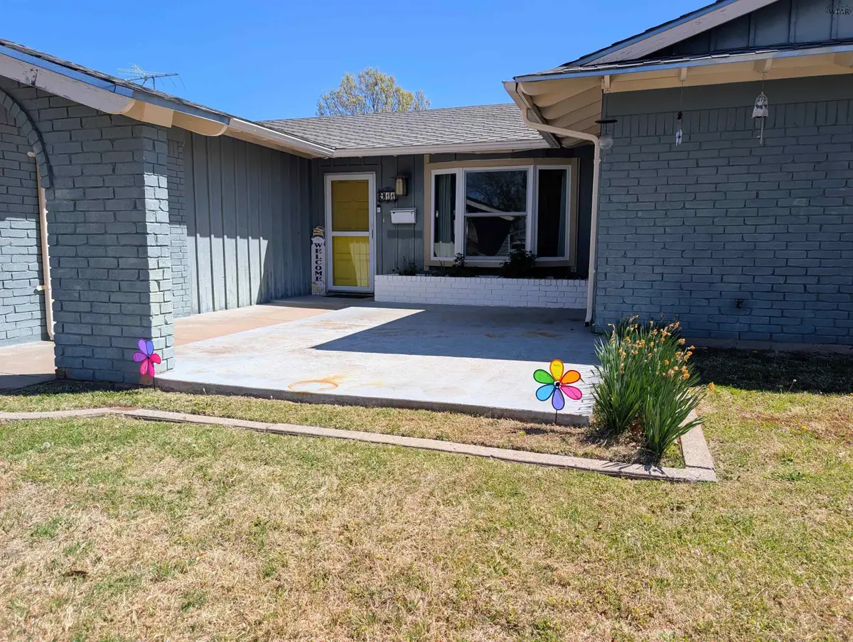 911 EASY STREET, Burkburnett, TX 76354 - #1