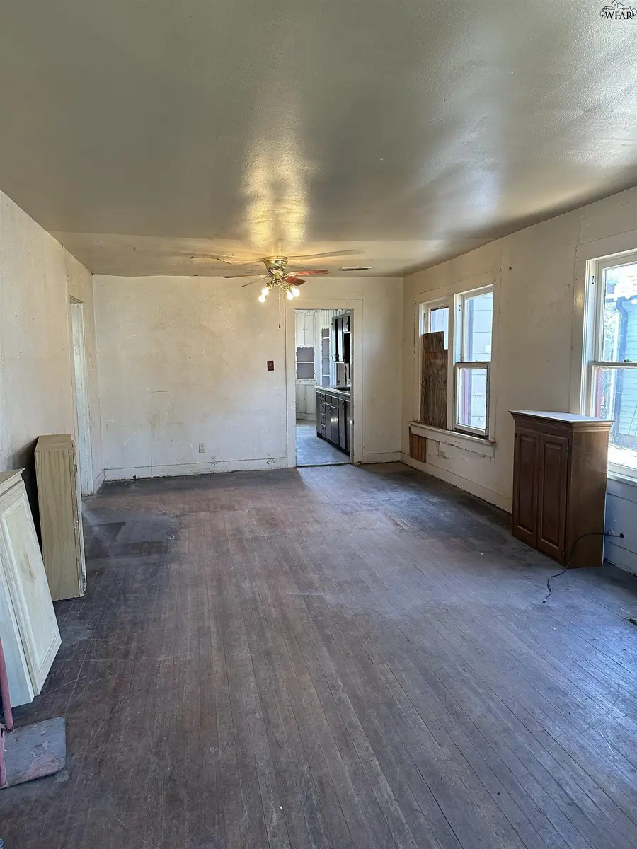 1663 KEELER AVENUE, Wichita Falls, TX 76301 - #2