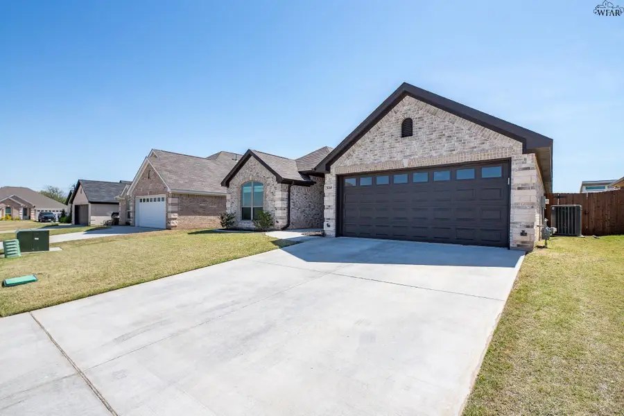 5014 CY YOUNG DRIVE, Wichita Falls, TX 76306 - #3