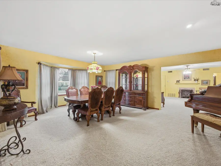 115 W COMMERCE STREET, Henrietta, TX 76365 - #2