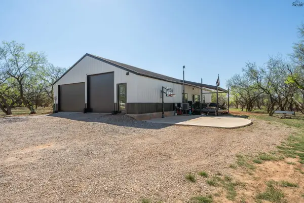 1822 N FM 368, Iowa Park, TX 76367