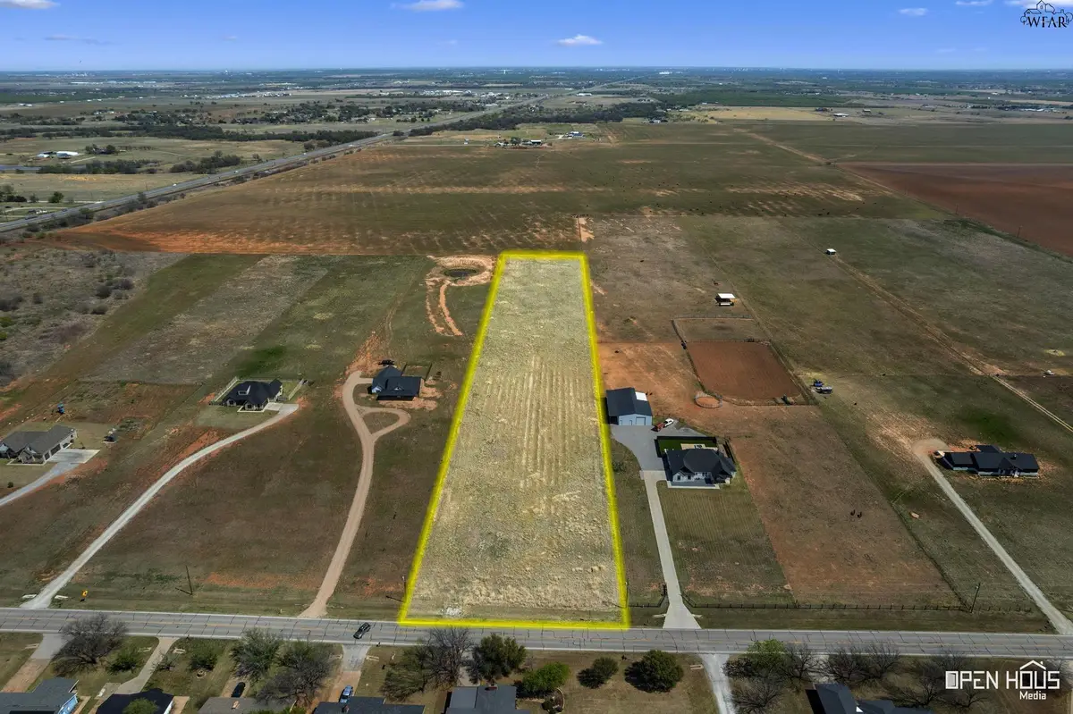 811 S BELL ROAD, Iowa Park, TX 76367 - #1