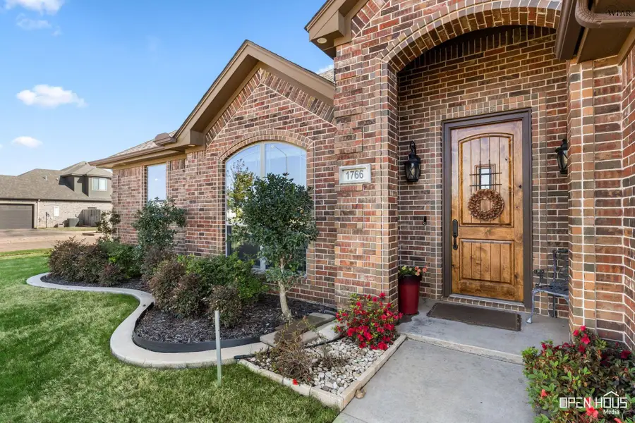 1766 EAGLE RIDGE CIRCLE, Wichita Falls, TX 76309 - #2